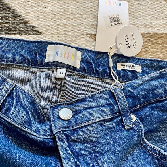 Rails Jeans Melrose Classic Straight Fit Women’s 29 New! - Picture 2 of 6